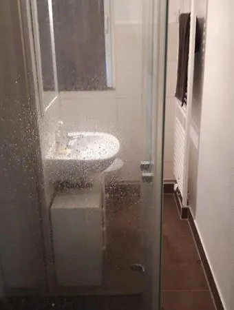 Apartment Albrecht Thaere Strasse 12